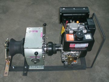 satın al High Speed 3 Ton Diesel Engine Winch / Hoist Capstan Rope Winch online manufacture