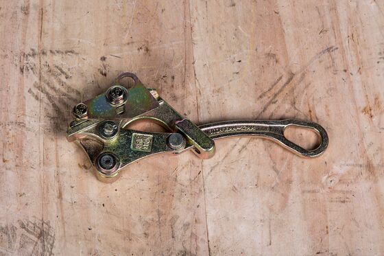 satın al 16–32 mm Kablo, Güç Hattı Kurulumu için 3T Çekme Kapasiteli Kelepçeyle Birlikte Gelir online manufacture